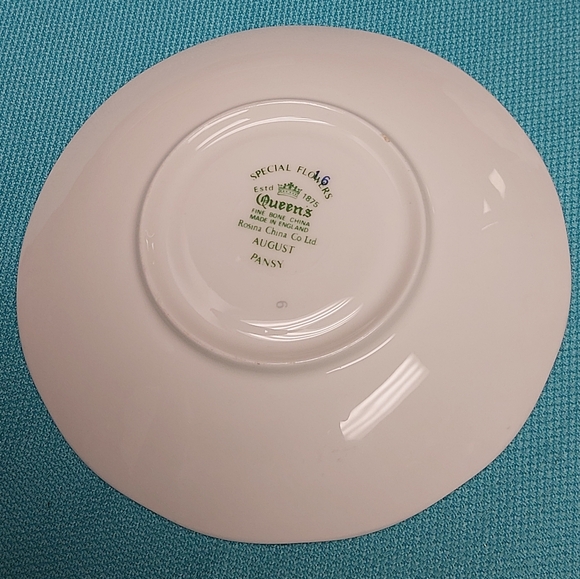 ๐ซ August Pansy Birthday Tea Cup & Saucer - Picture 4 of 11